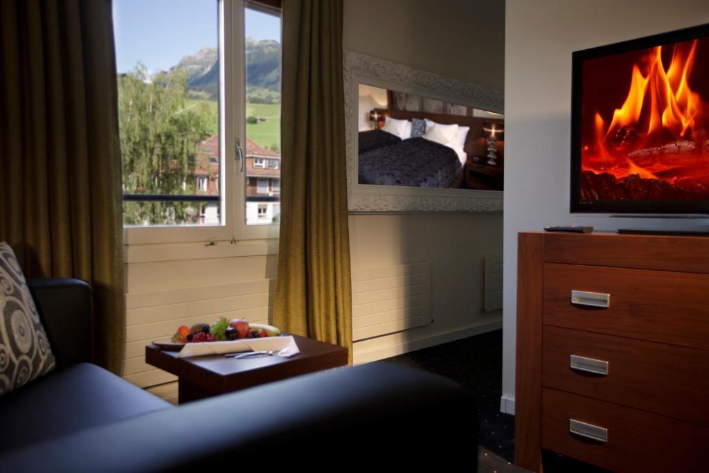 Hotel Baeren Sigriswil Rom bilde
